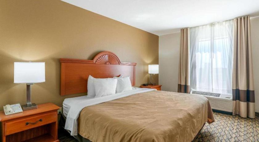 Quality Inn & Suites Jefferson City Exterior foto